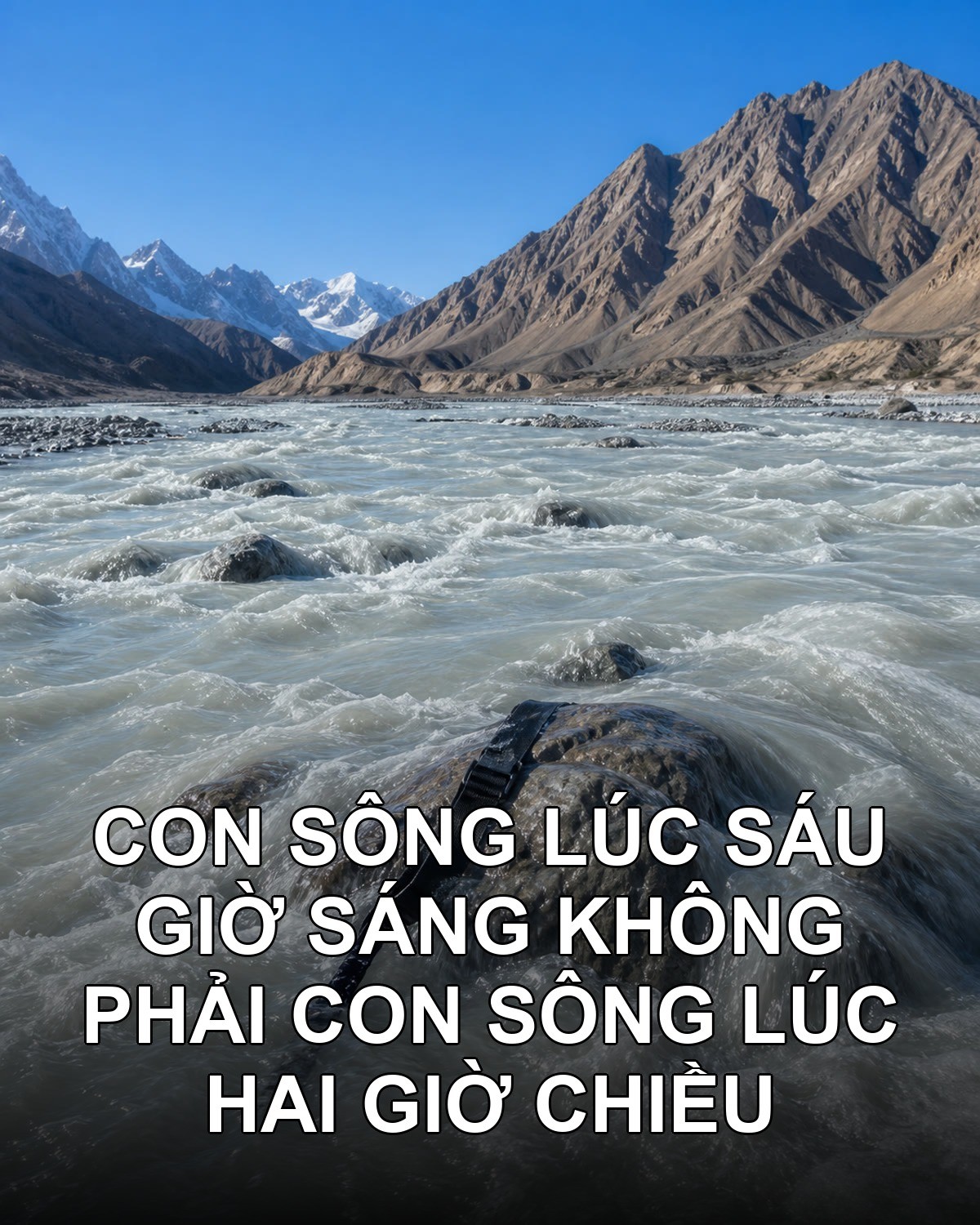 Vượt sông lúc hai giờ chiều ở Lang Tháp cổ đạo